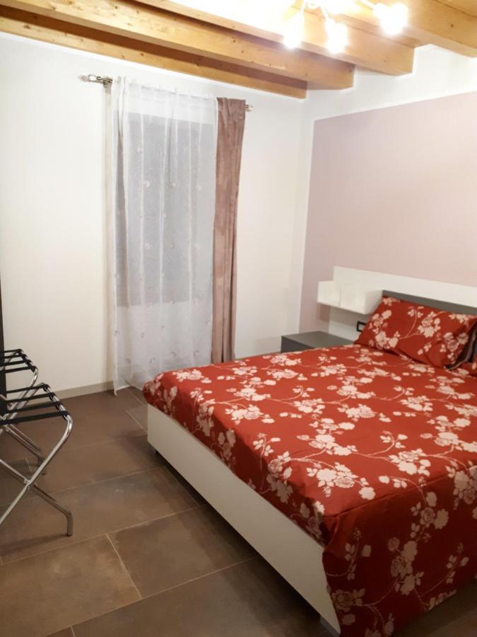 Dimora Rosso San Zeno - Wifi Veloce E Adatto Per Famiglie Верона Экстерьер фото