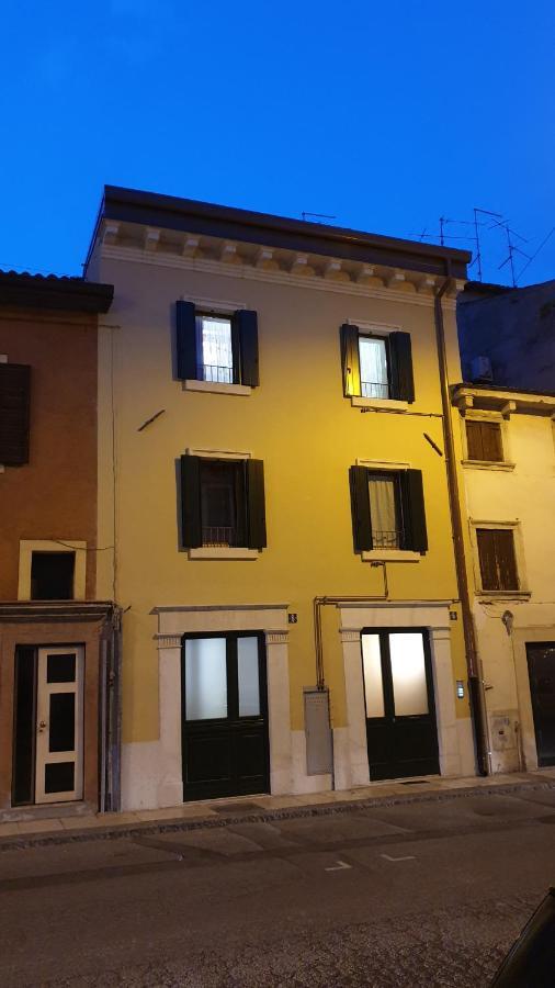 Dimora Rosso San Zeno - Wifi Veloce E Adatto Per Famiglie Верона Экстерьер фото